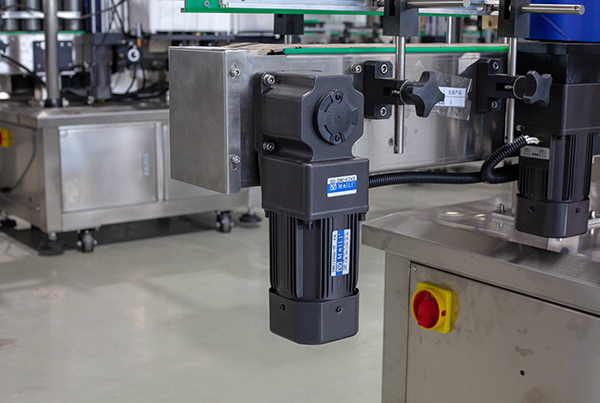 Automatic Square Round Bottles Labeling Machine